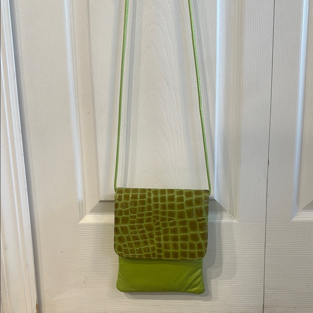Gtg Neon Green Genuine Leather embossed Crocodile Pattern Crossbody Bag - Picture 2 of 7